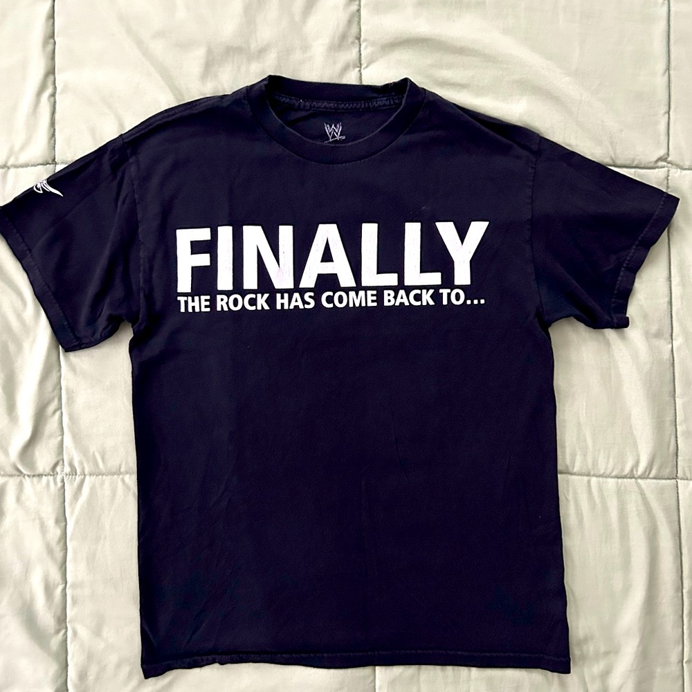 WWE licensed WrestleMania 29 Rock T-Shirt- Medium